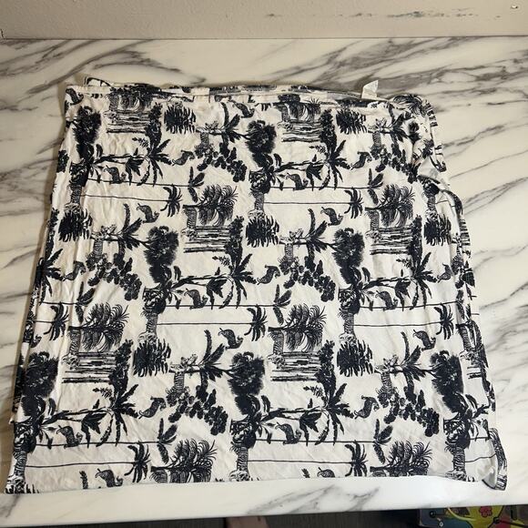 KATE QUINN Single Layer Receiving Baby Blanket Black Tiger Forest Print BAMBOO - Picture 1 of 3